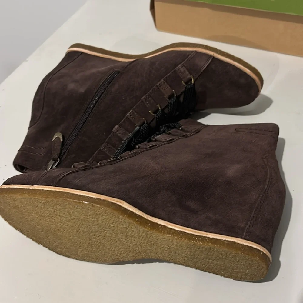 Earth Kalmar Women's‎ Charcoal Suede Wedge Ankle Boots Size 9 NWB